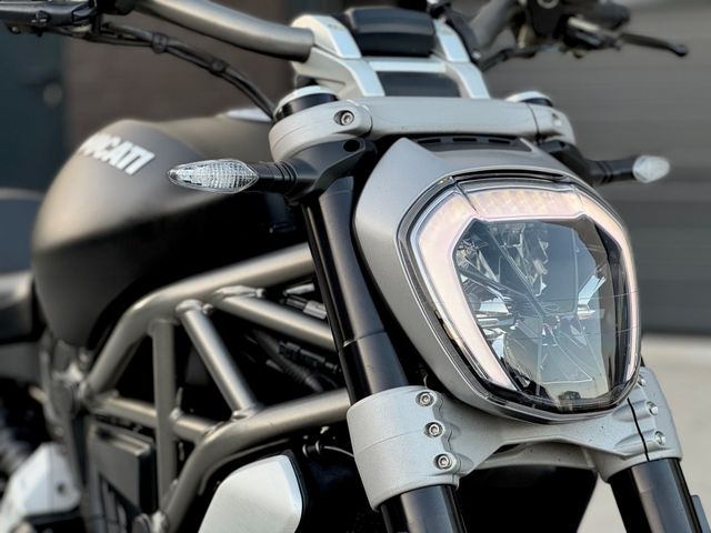 ducati - diavel
