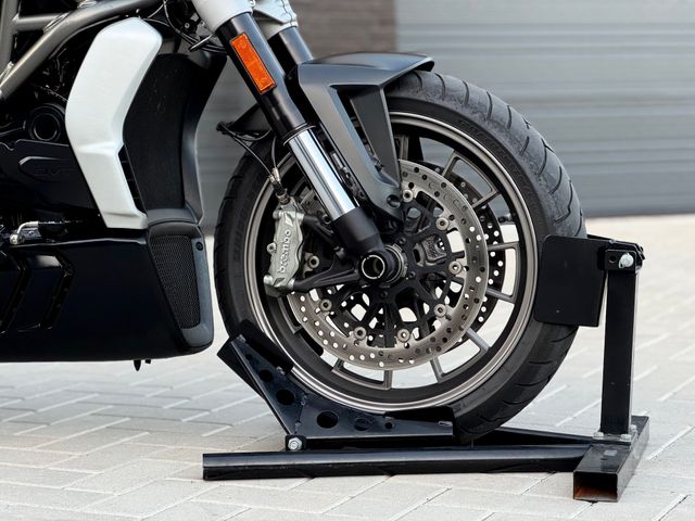 ducati - diavel