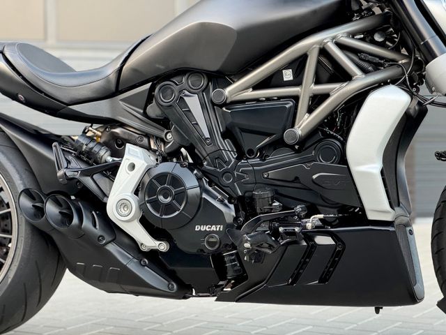 ducati - diavel
