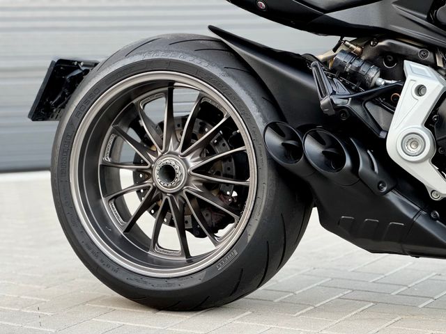 ducati - diavel