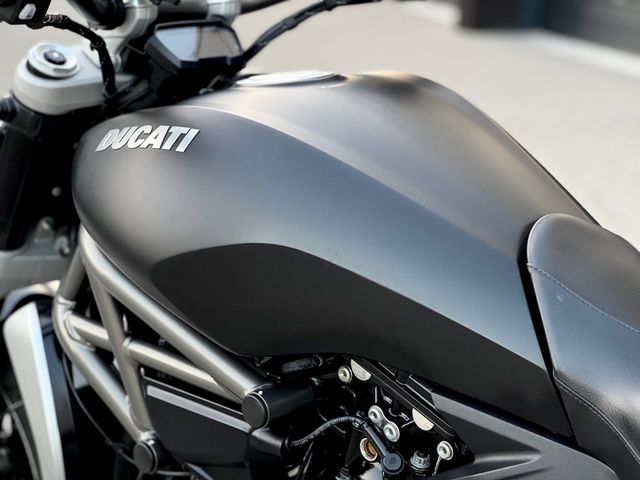 ducati - diavel