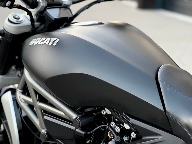 ducati - diavel
