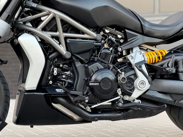 ducati - diavel