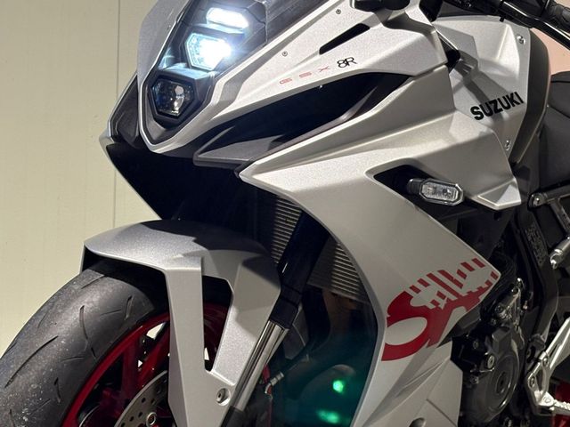 suzuki - gsx-8r