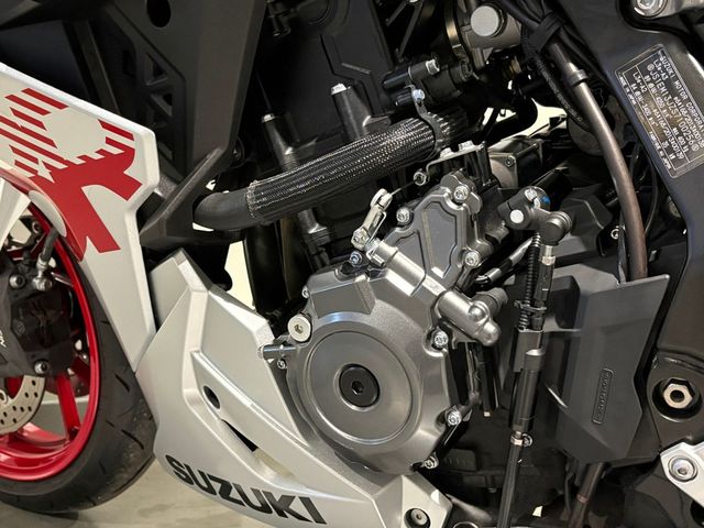 suzuki - gsx-8r