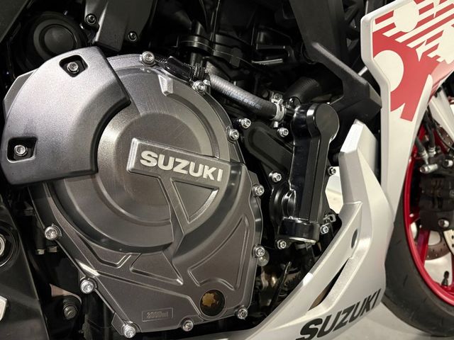 suzuki - gsx-8r