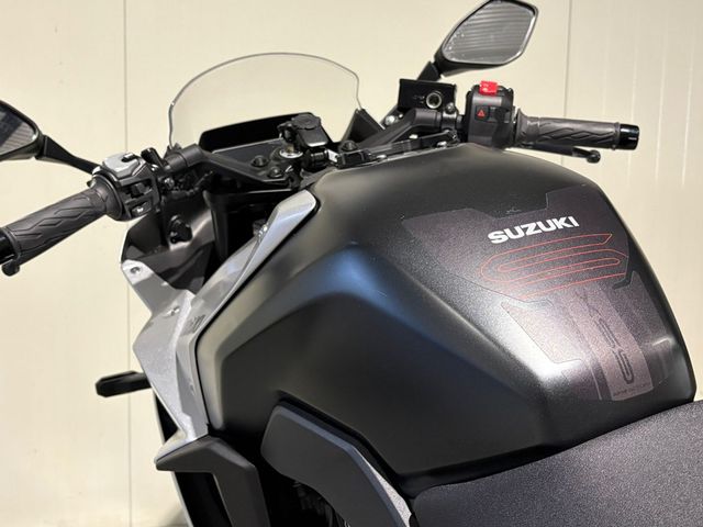 suzuki - gsx-8r