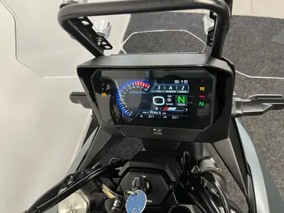 SUZUKI V-STROM 800 – foto 2
