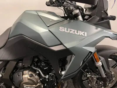 SUZUKI V-STROM 800 – foto 3