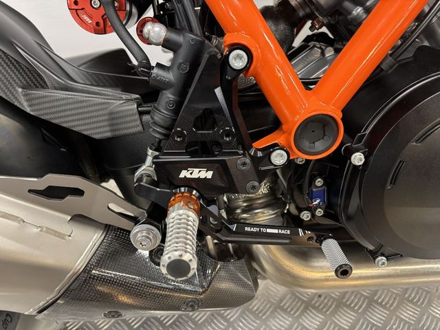 ktm - 1390-super-duke-rr
