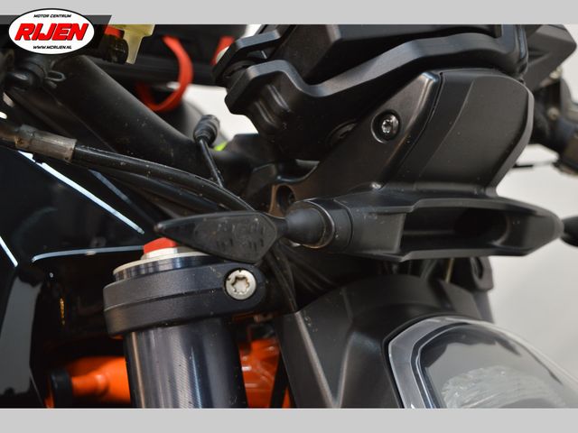 ktm - 1290-super-duke-r