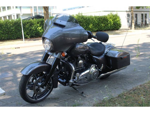 harley-davidson - street-glide