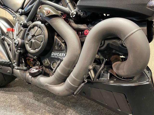 ducati - diavel-cromo
