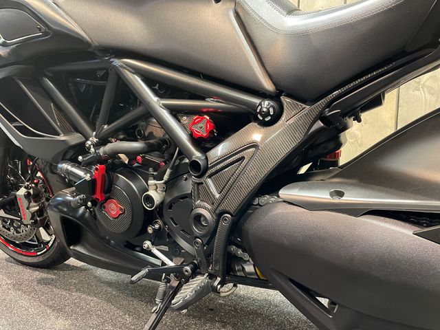 ducati - diavel-cromo