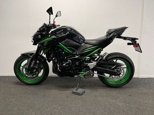 kawasaki - z900