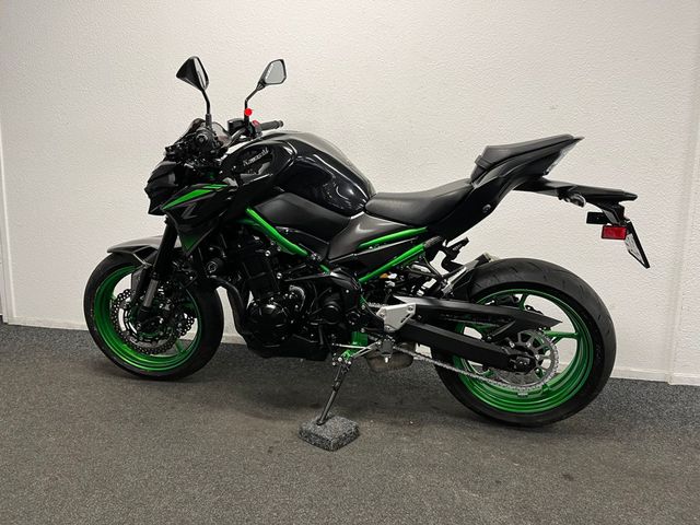 kawasaki - z900