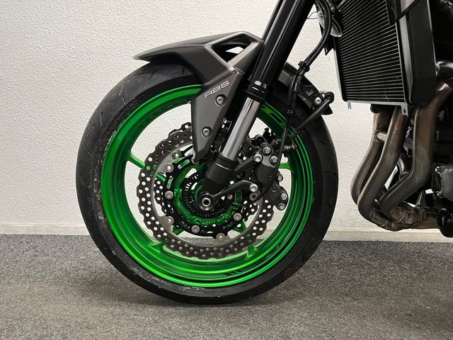 kawasaki - z900