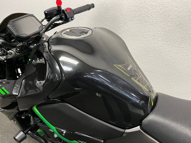kawasaki - z900