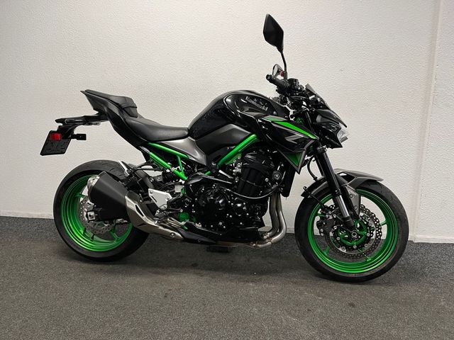 kawasaki - z900