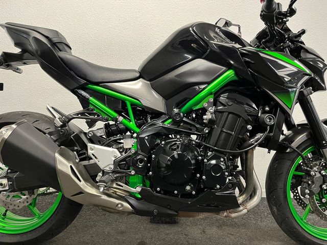 kawasaki - z900