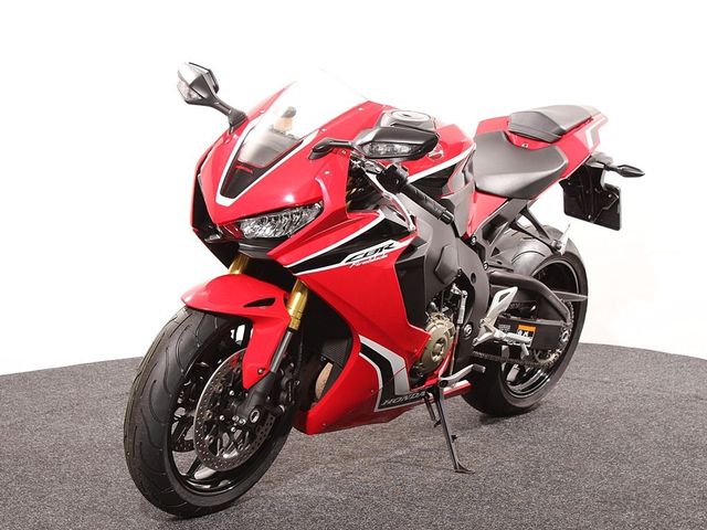 honda - cbr-1000-rr-fireblade