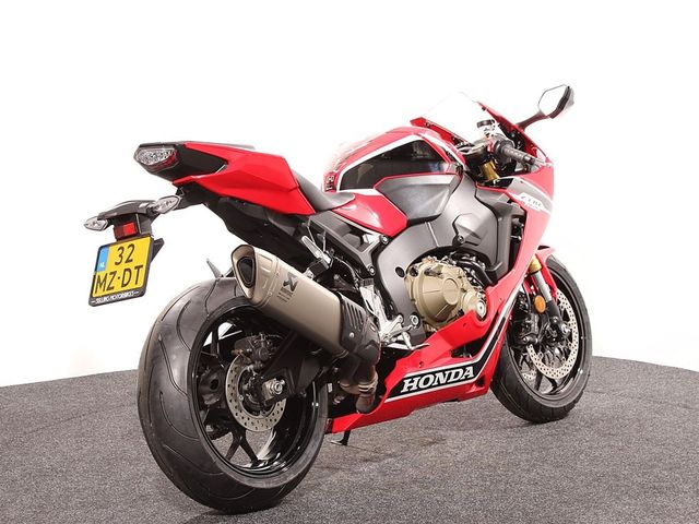 honda - cbr-1000-rr-fireblade