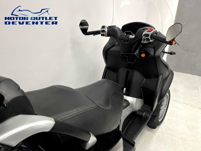 piaggio - mp3-400