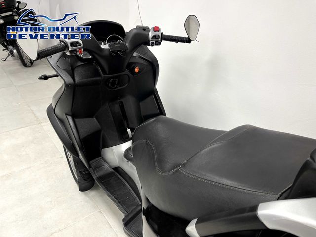 piaggio - mp3-400