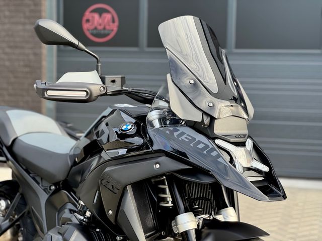bmw - r-1300-gs-triple-black