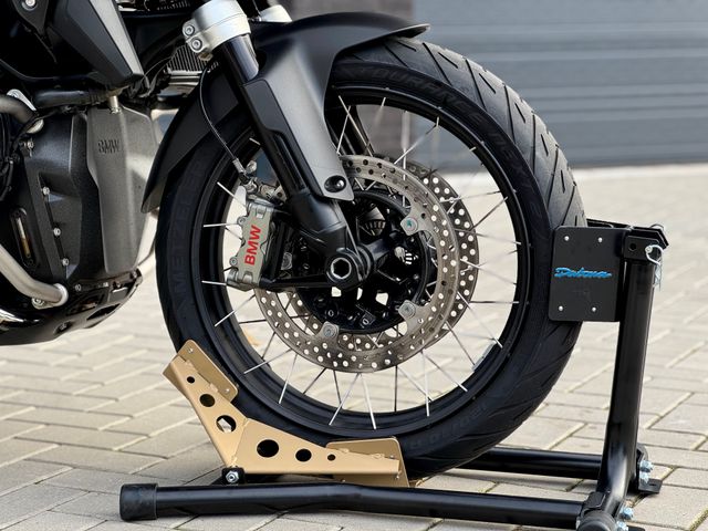 bmw - r-1300-gs-triple-black