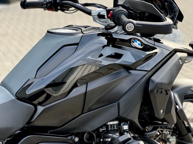 bmw - r-1300-gs-triple-black