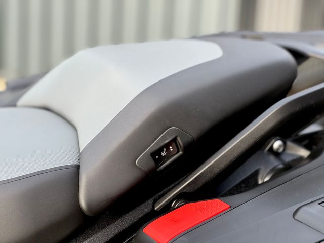 bmw - r-1300-gs-triple-black