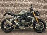 TRIUMPH SPEED TRIPLE 1200 RS