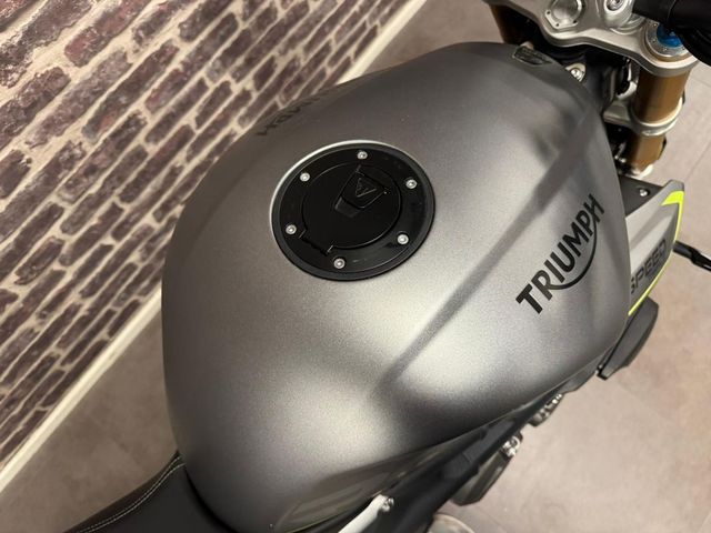 triumph - speed-triple-1200-rs