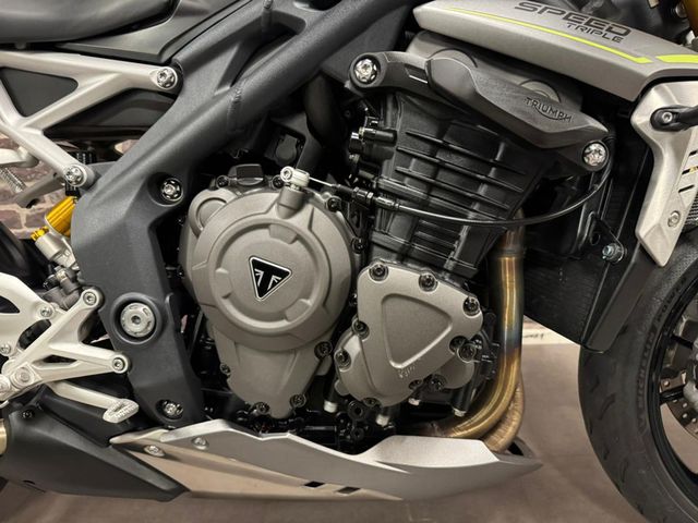 triumph - speed-triple-1200-rs