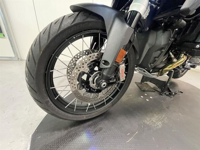 bmw - r-1300-gs-triple-black