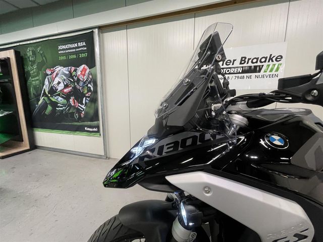 bmw - r-1300-gs-triple-black