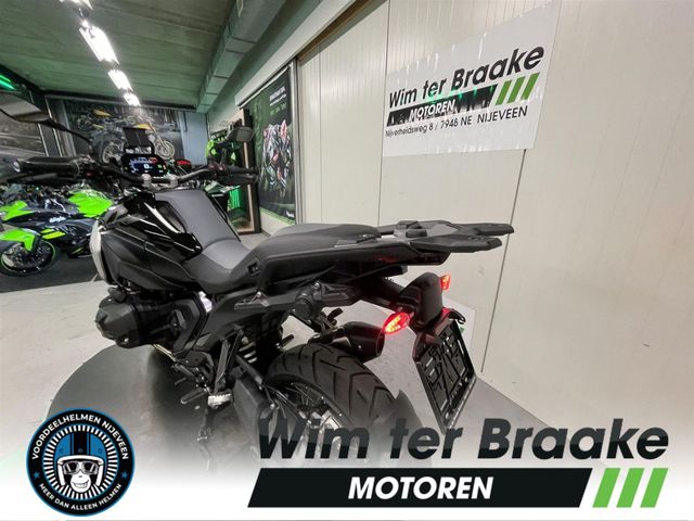 bmw - r-1300-gs-triple-black