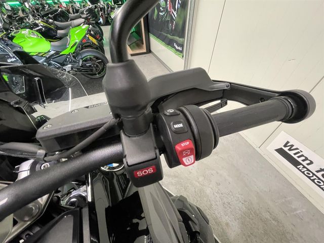 bmw - r-1300-gs-triple-black