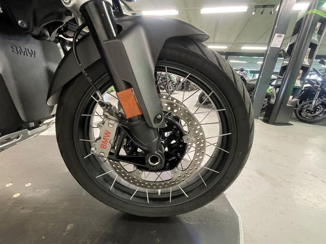 bmw - r-1300-gs-triple-black