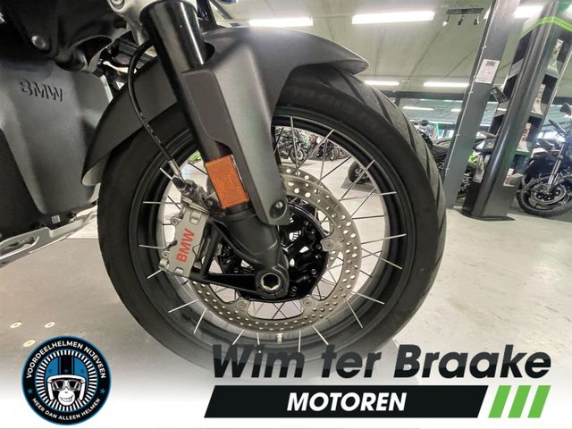 bmw - r-1300-gs-triple-black
