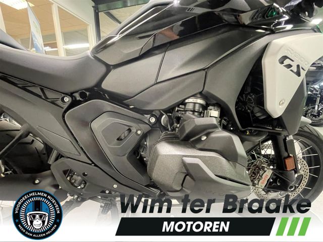 bmw - r-1300-gs-triple-black