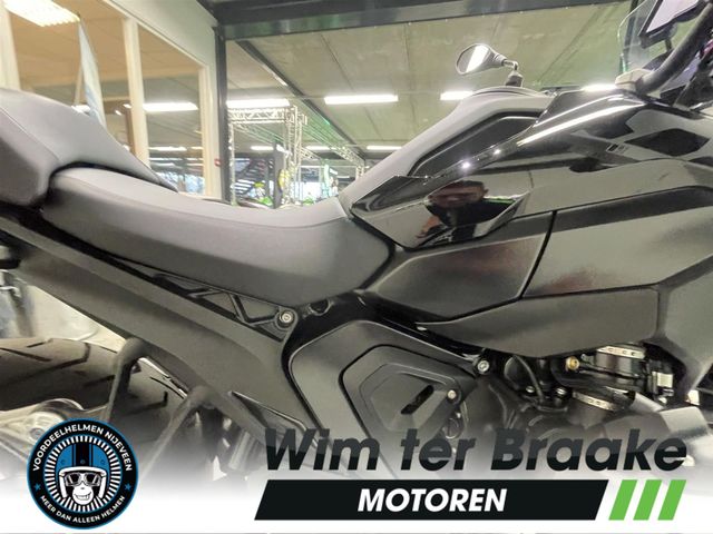 bmw - r-1300-gs-triple-black
