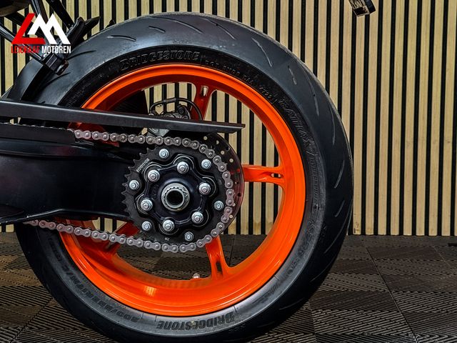 ktm - 1290-super-duke-r-evo
