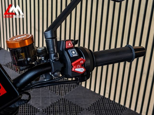 ktm - 1290-super-duke-r-evo