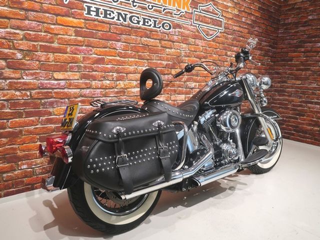 harley-davidson - heritage-softail-classic-flstc