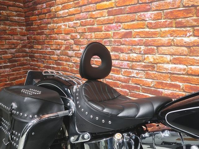 harley-davidson - heritage-softail-classic-flstc