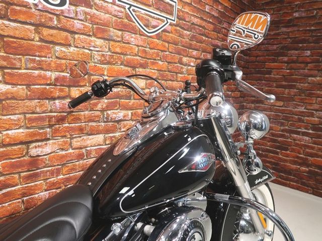 harley-davidson - heritage-softail-classic-flstc