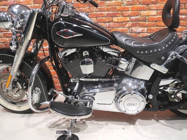 harley-davidson - heritage-softail-classic-flstc