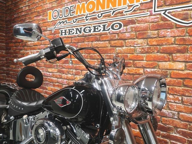 harley-davidson - heritage-softail-classic-flstc